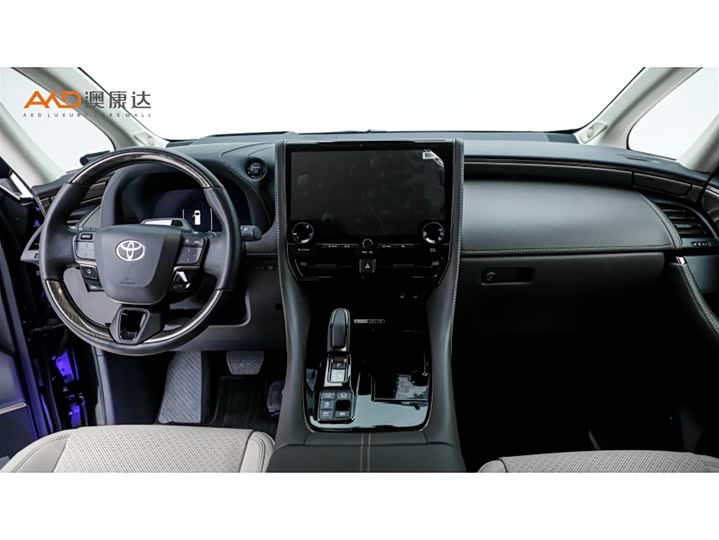 Toyota Alphard, 2025 — фото 5 из 9