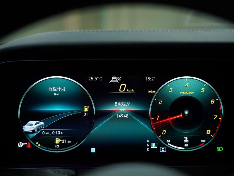 Mercedes-Benz E-Class, 2023 — фото 10 из 12