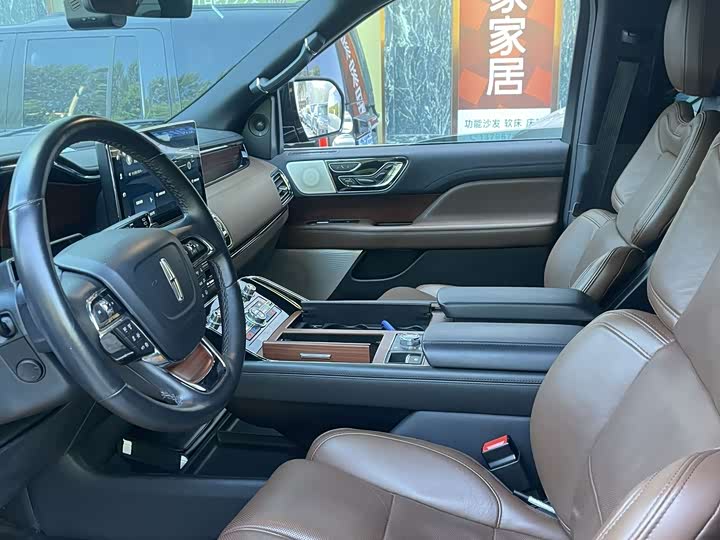Lincoln Navigator, 2023 — фото 6 из 9