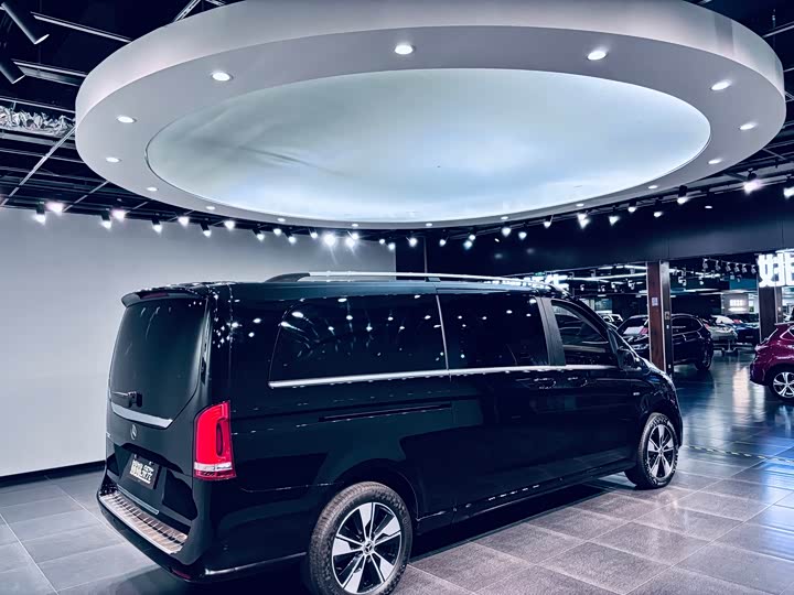 Mercedes-Benz V-Class, 2022 — фото 3 из 9