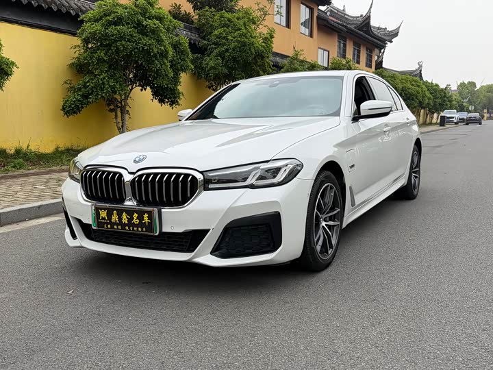 BMW 5 Series Hybrid, 2022 — купить в Москве под ключ