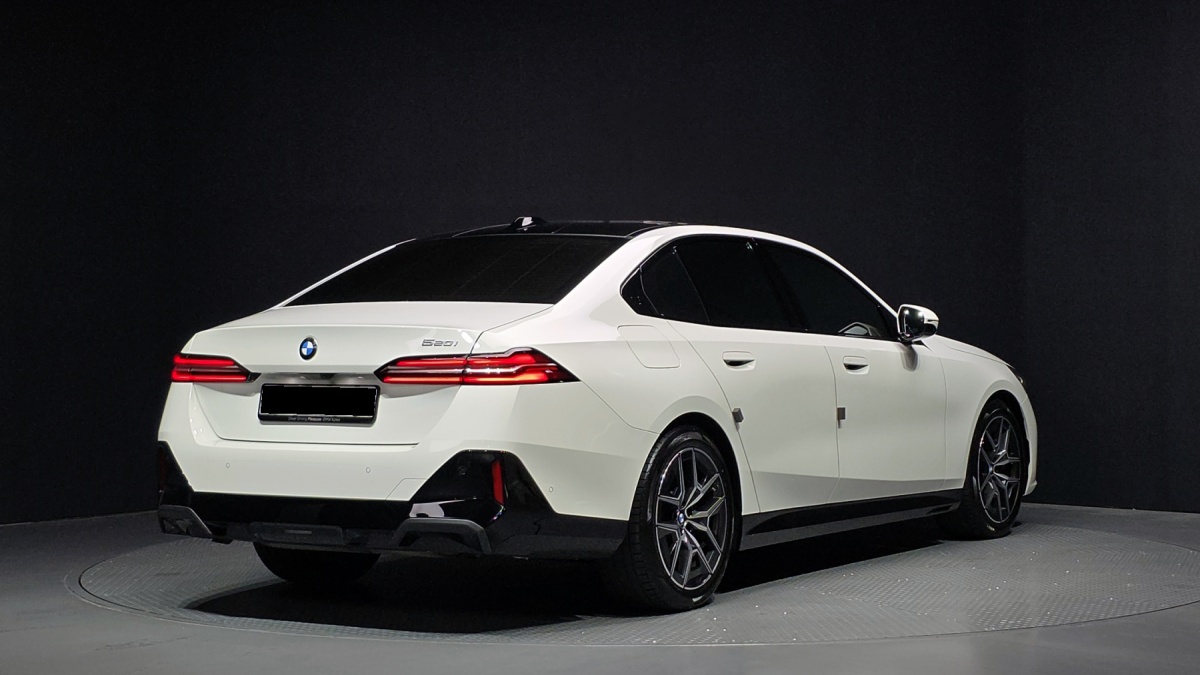 BMW 5 Series, 2025 — фото 2 из 12