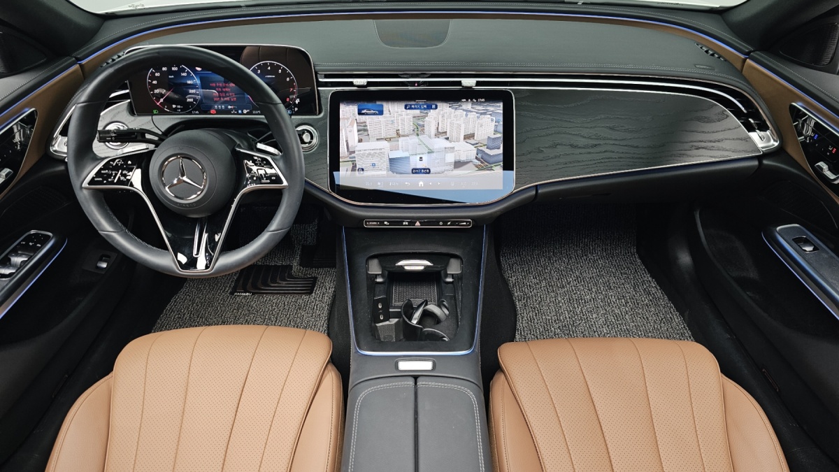 Mercedes-Benz E-Class, 2024 — фото 7 из 12