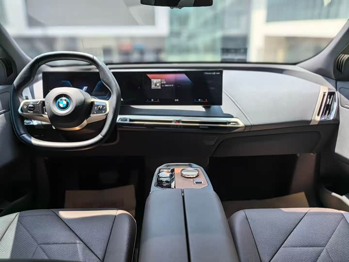 BMW iX, 2023 — фото 7 из 9