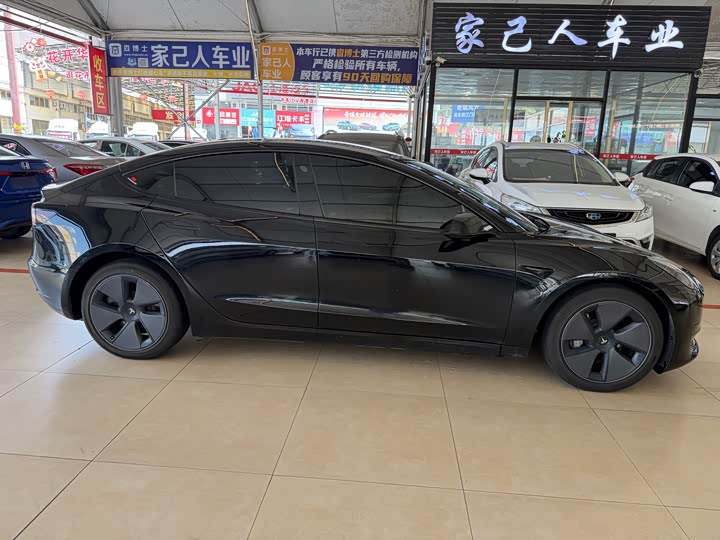 Tesla Model 3, 2023 — фото 6 из 9