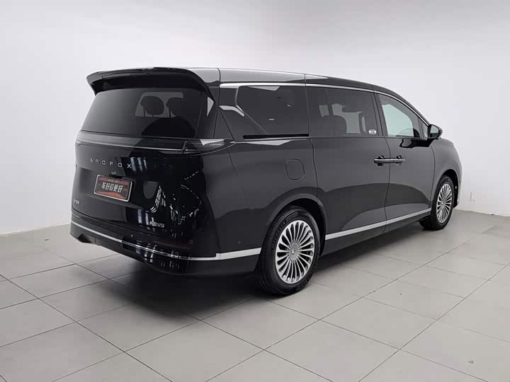 BAIC Arcfox Wendao V9, 2026 — фото 2 из 9