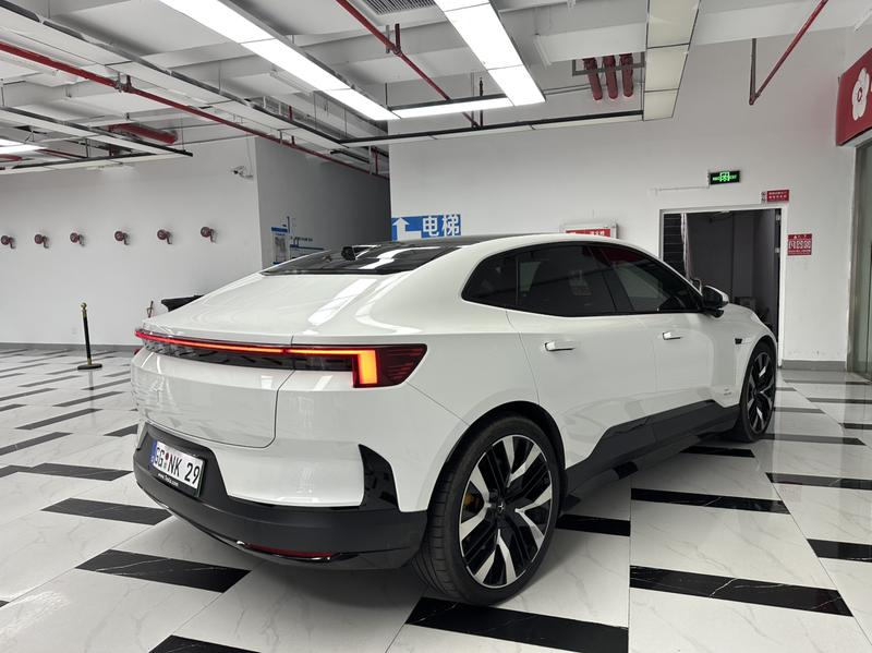 Polestar 4, 2025 — фото 4 из 11