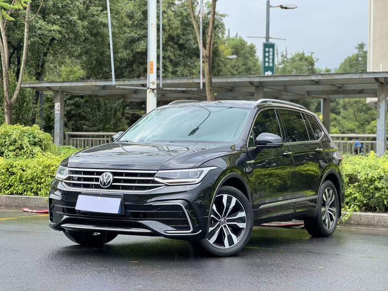 Volkswagen Tiguan L Pro, 2022 — купить в Твери под ключ