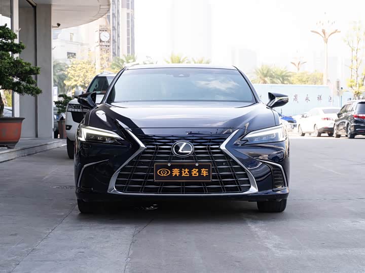 Lexus ES, 2025 — фото 2 из 9