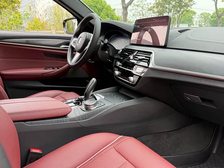 BMW 5 Series Hybrid, 2022 — фото 5 из 9