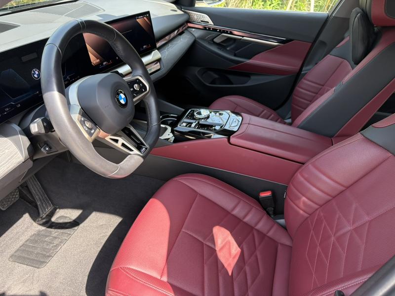 BMW 5 Series, 2025 — фото 9 из 12