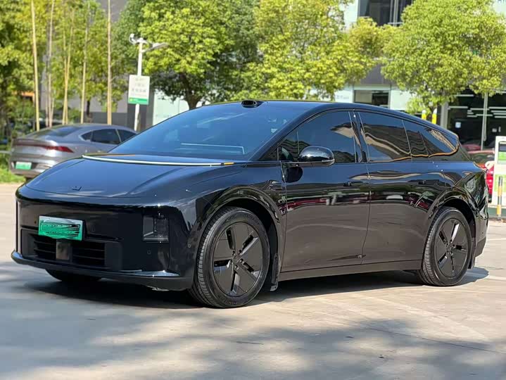 LiXiang i6, 2025 — купить в Санкт-Петербурге под ключ