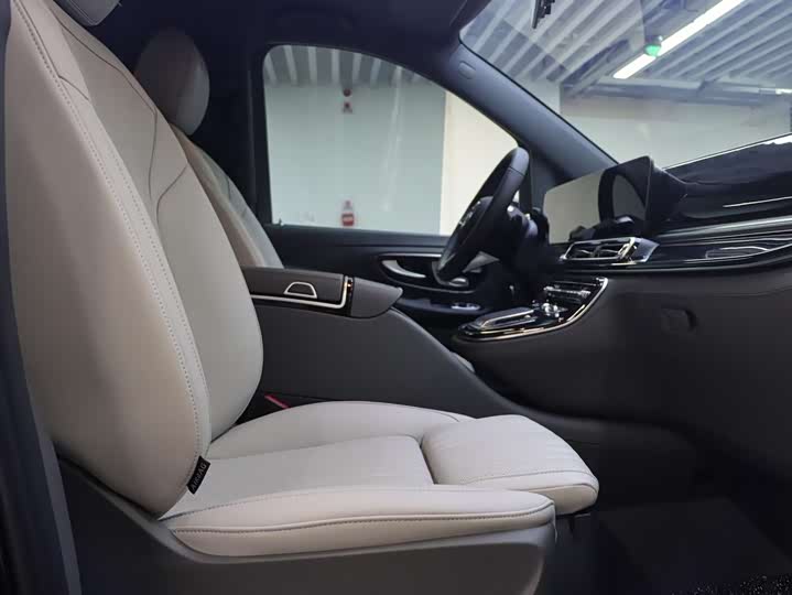 Mercedes-Benz V-Class, 2025 — фото 7 из 12