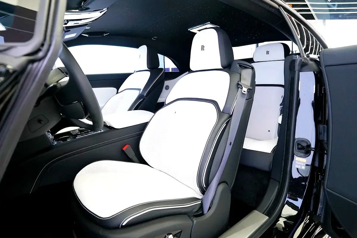Rolls-Royce Spectre, 2025 — фото 2 из 10