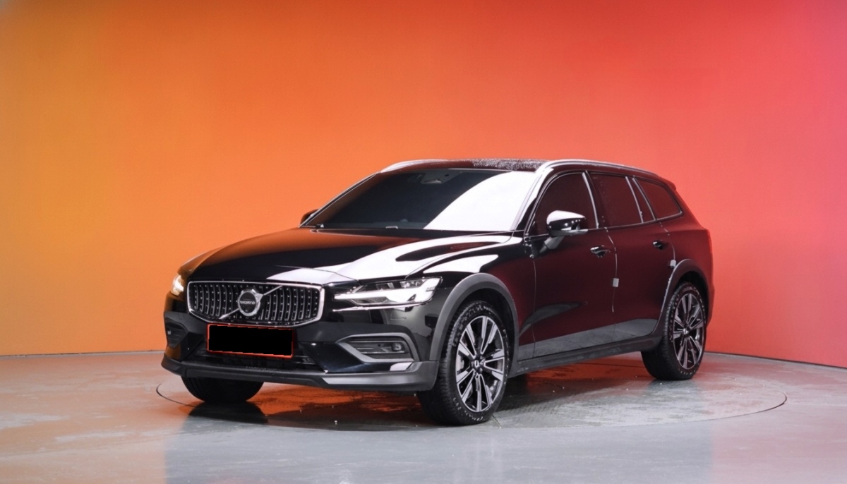 Volvo V60, 2025 — купить в Кирове под ключ