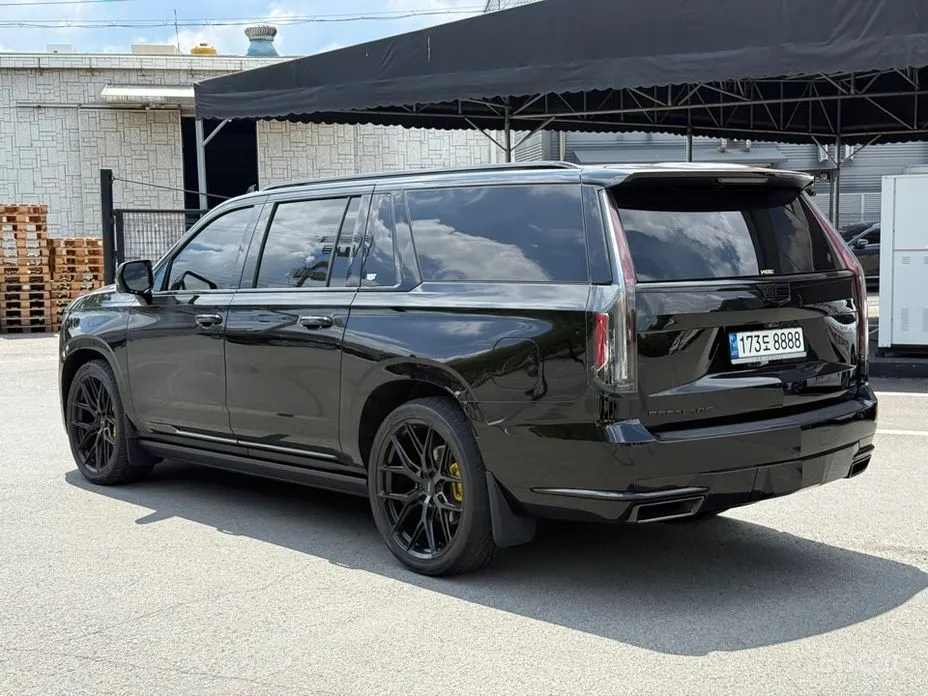 Cadillac Escalade, 2023 — фото 4 из 10