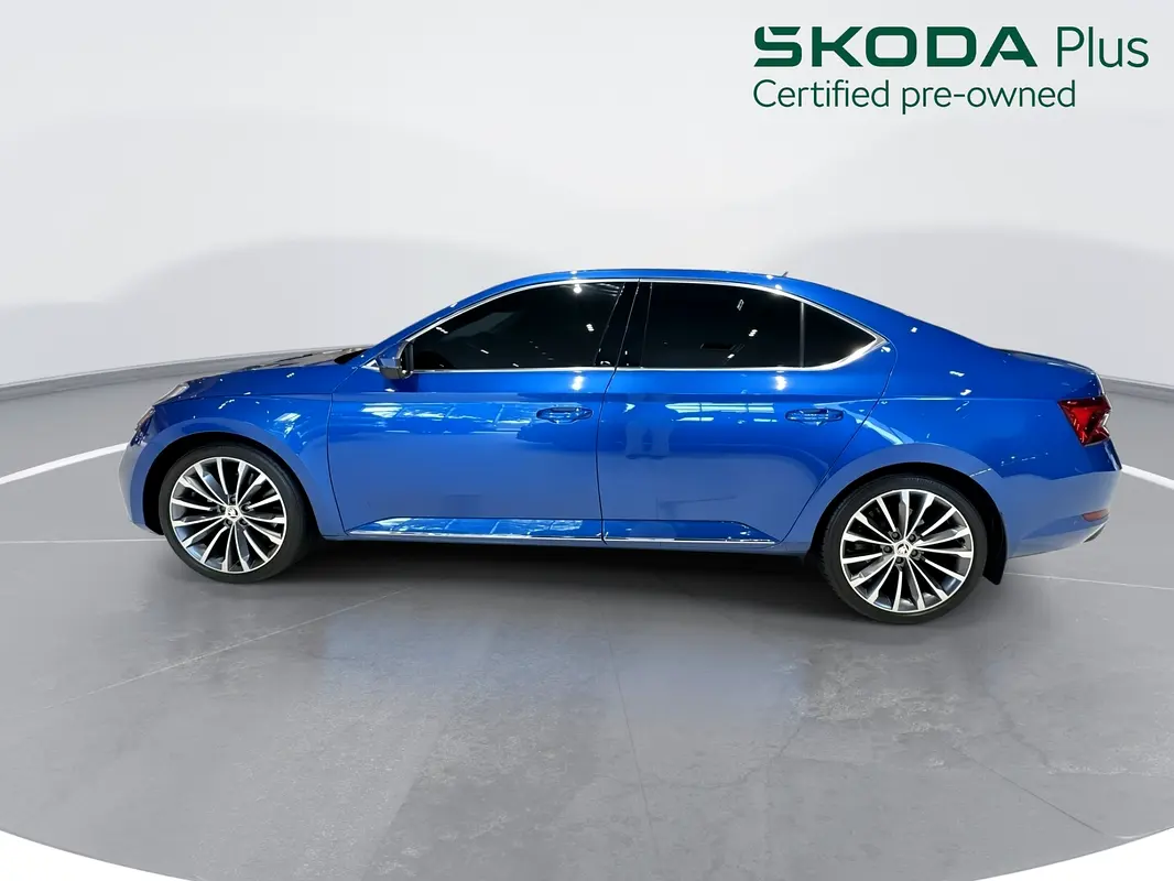 Skoda Superb, 2023 — фото 2 из 10