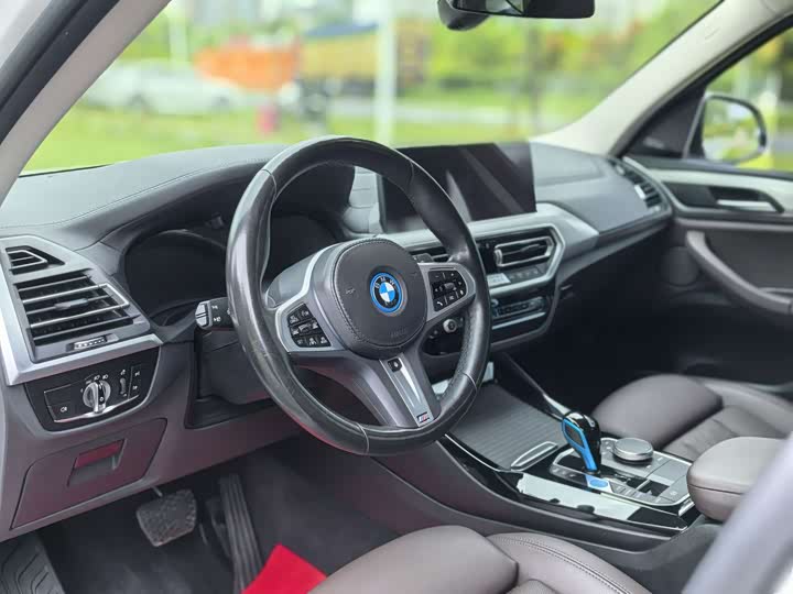 BMW iX3, 2022 — фото 9 из 9