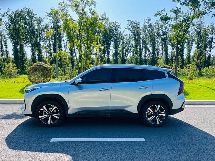 Geely Atlas L, 2025 — фото 3 из 9