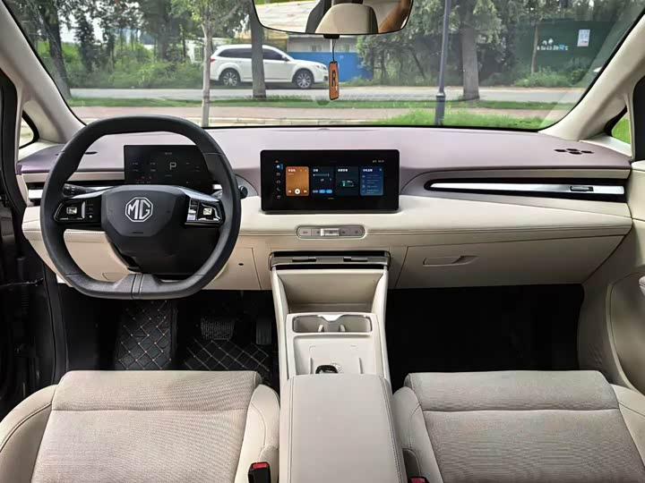 MG Motor 4 EV, 2025 — фото 8 из 9