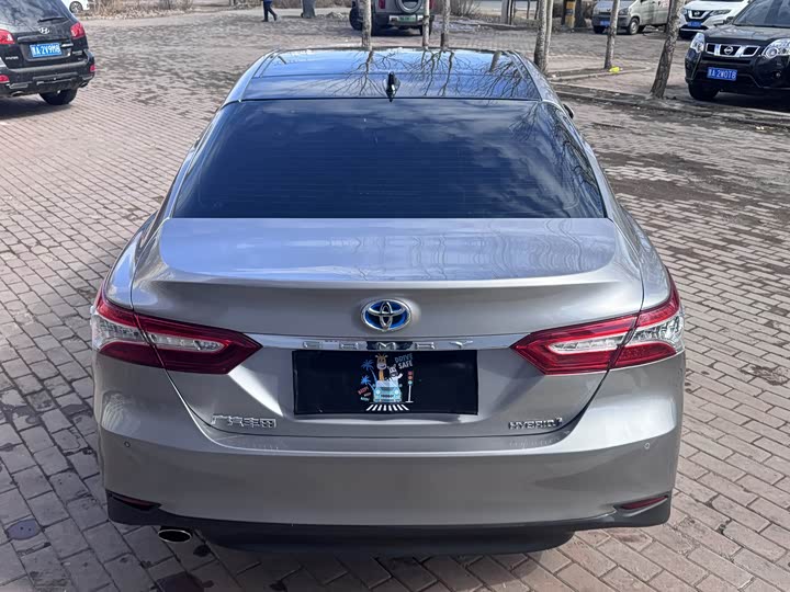 Toyota Camry, 2022 — фото 4 из 9