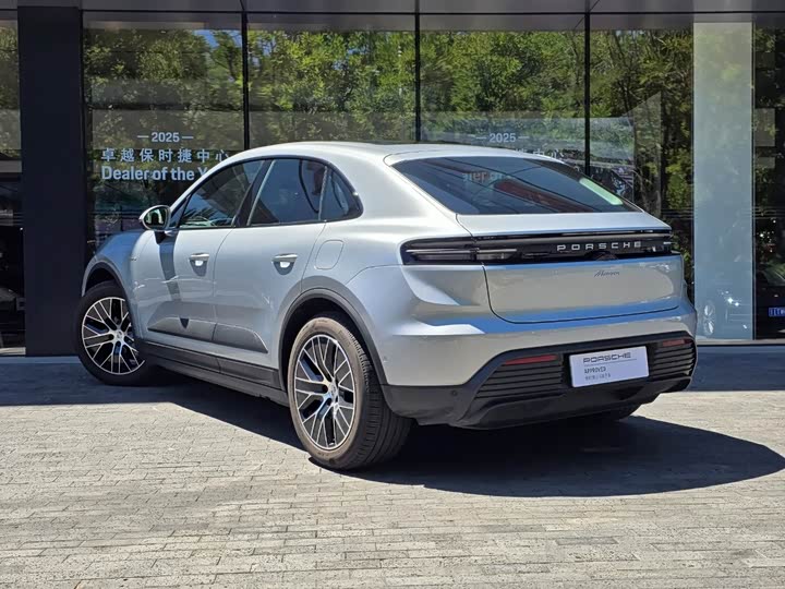Porsche Macan EV, 2025 — фото 3 из 9