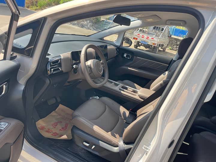 Wuling Starlight 730 Hybrid/EV, 2025 — фото 8 из 9
