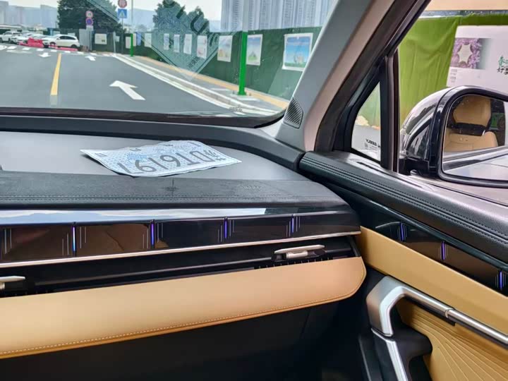 Geely Atlas L, 2023 — фото 6 из 9