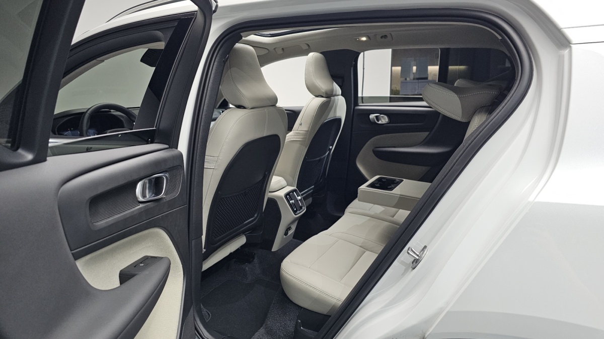 Volvo XC40, 2024 — фото 11 из 12