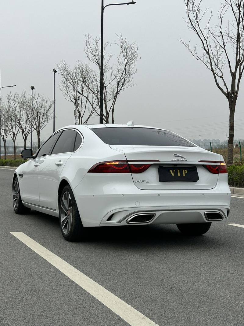 Jaguar XF L, 2023 — фото 4 из 8
