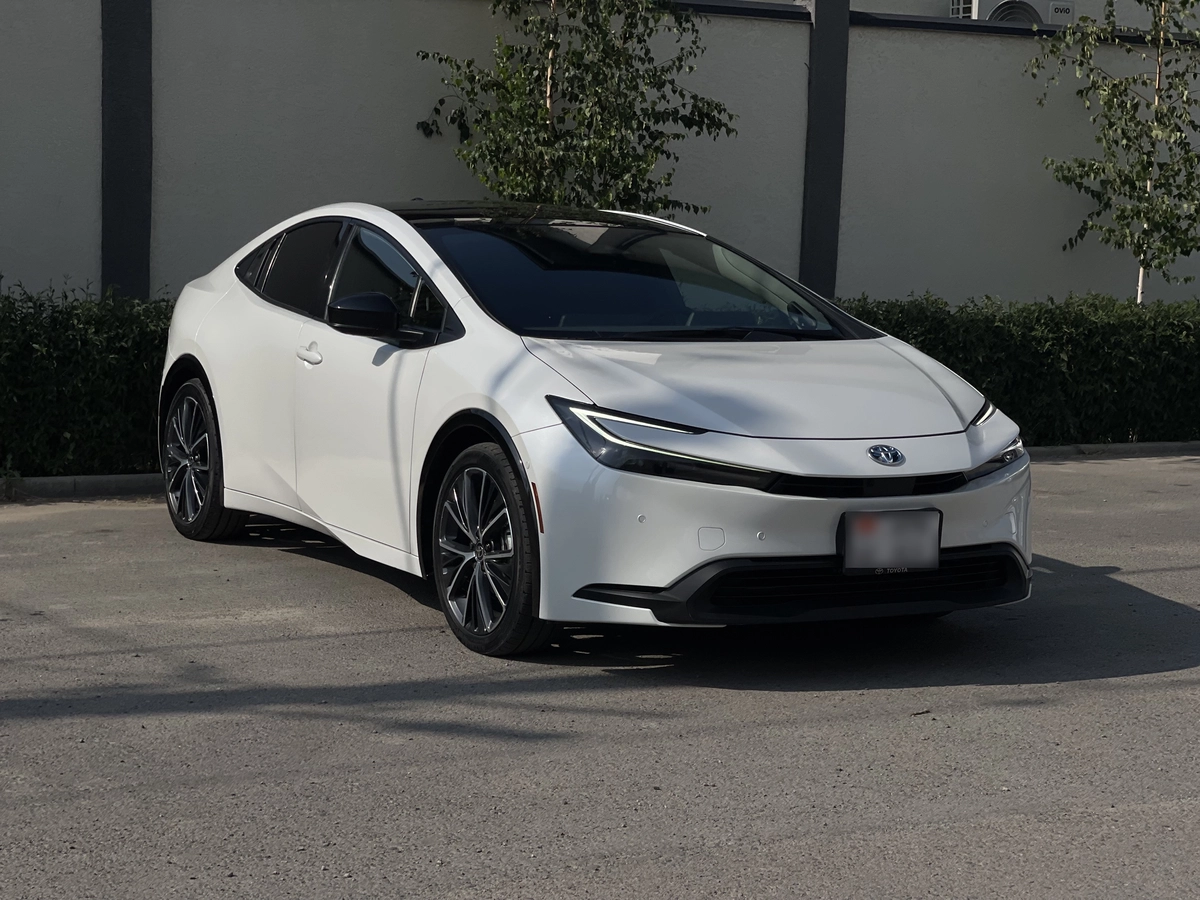 Toyota Prius, 2023 — фото 3 из 8