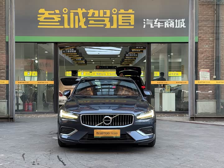 Volvo S60, 2021 — фото 2 из 9
