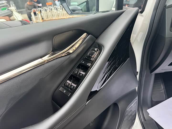 GAC Trumpchi E9, 2023 — фото 6 из 9