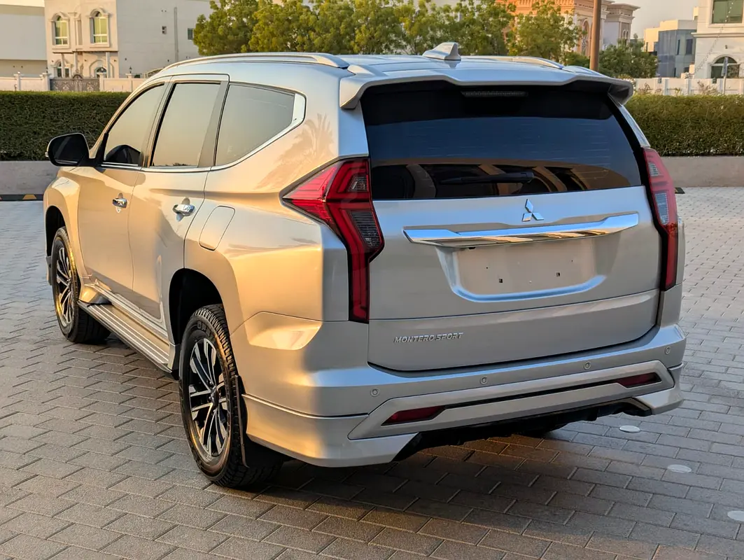 Mitsubishi Montero Sport, 2023 — фото 6 из 10