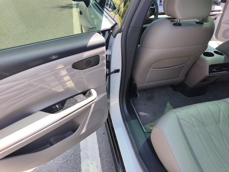 Geely Galaxy Starshine 8 EM-i, 2025 — фото 11 из 12