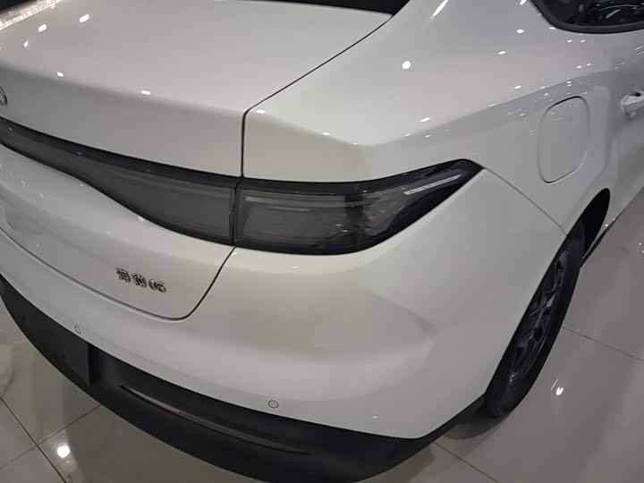 BYD Seal 05 DM-i Hybrid, 2026 — фото 8 из 9