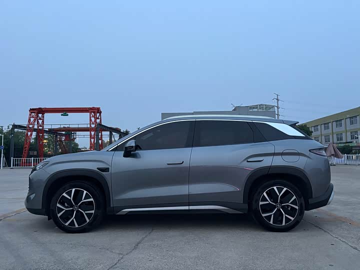 BYD Song L DM-i Hybrid, 2024 — фото 3 из 7