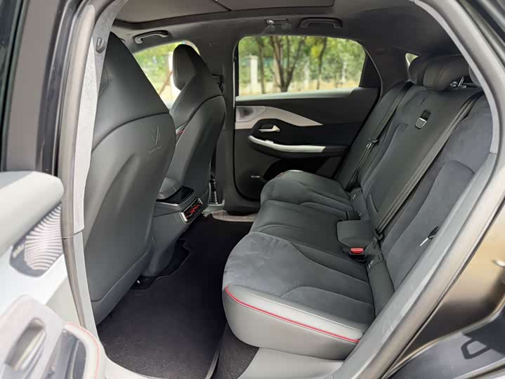 BAIC Arcfox Alpha S, 2023 — фото 9 из 9