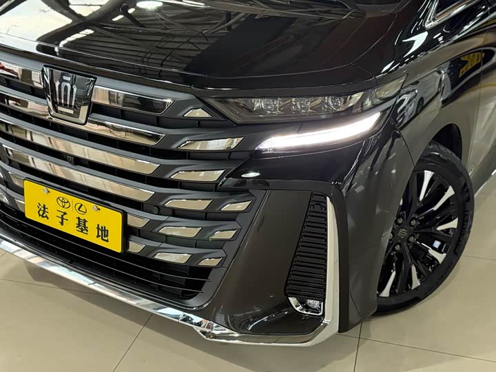 Toyota Vellfire, 2024 — фото 5 из 9