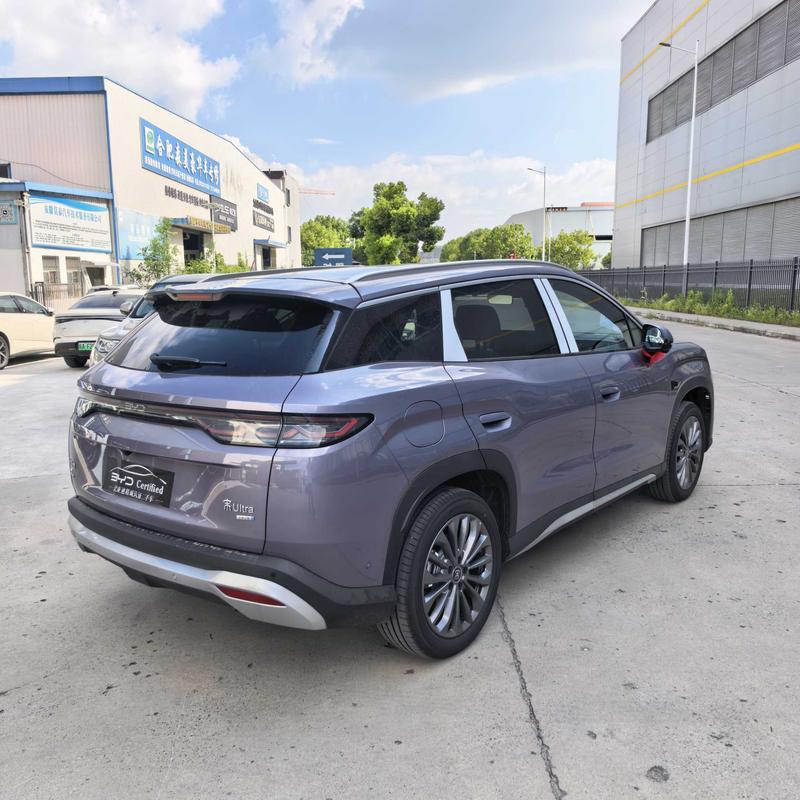 BYD Song Ultra EV, 2026 — фото 7 из 12