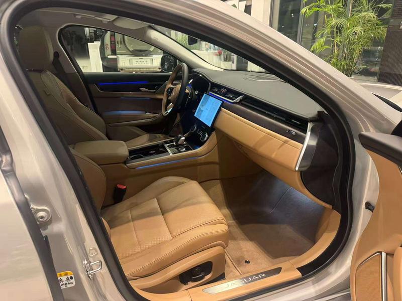 Jaguar XF L, 2025 — фото 9 из 12