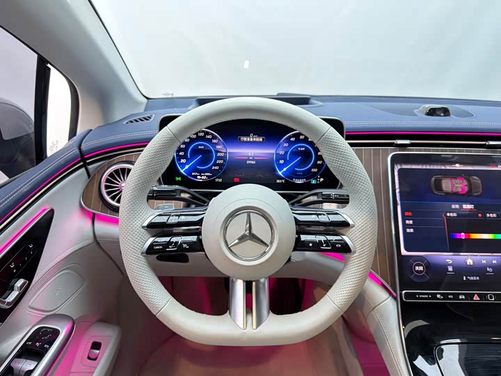Mercedes-Benz EQE, 2023 — фото 8 из 9
