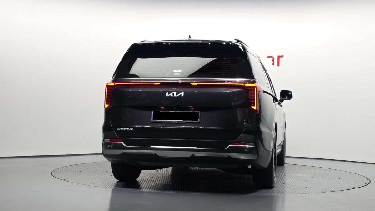 Kia Carnival, 2024 — фото 4 из 12