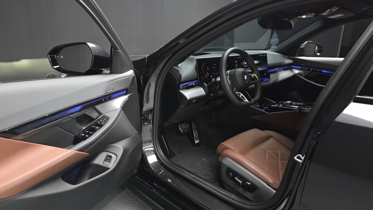 BMW 5 Series, 2025 — фото 10 из 12