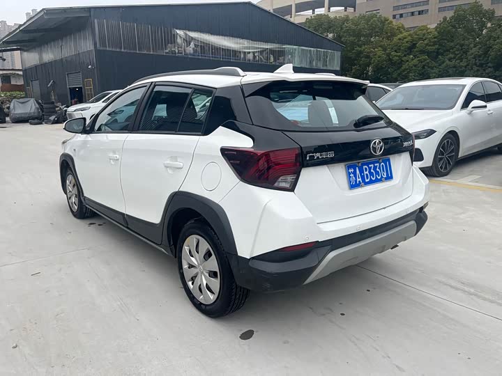 Toyota Yaris L Hatchback, 2022 — фото 6 из 9