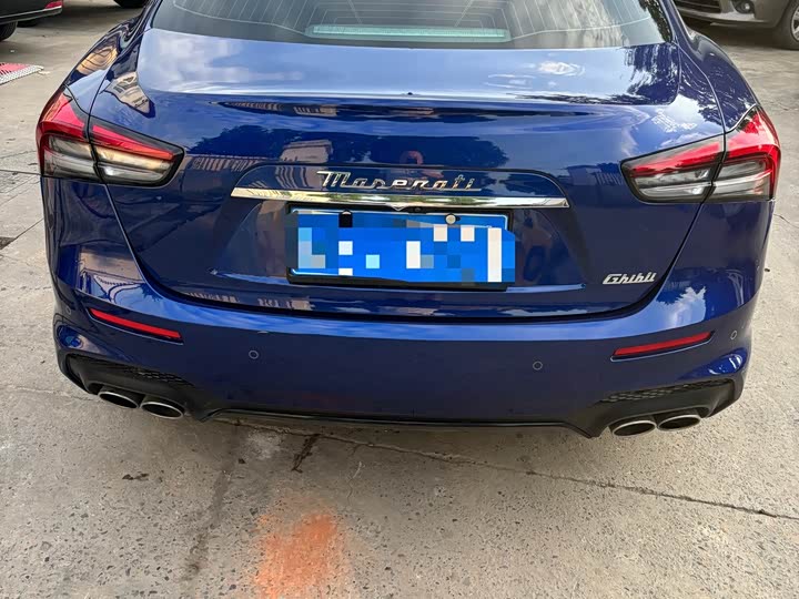 Maserati Ghibli, 2023 — фото 3 из 9