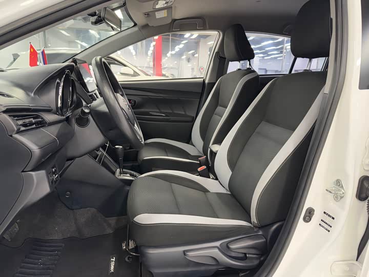 Toyota Yaris L Hatchback, 2021 — фото 8 из 9