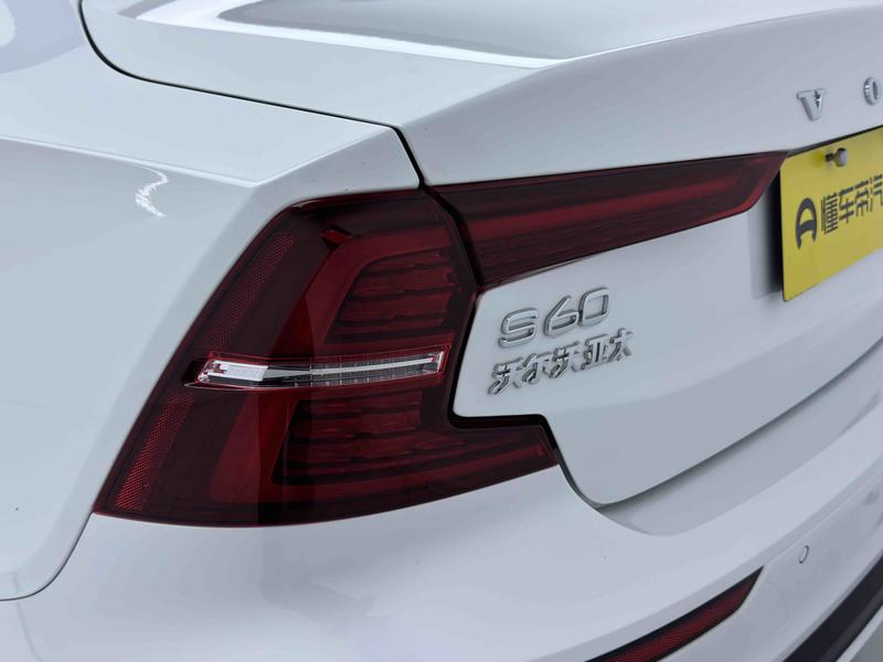 Volvo S60, 2024 — фото 10 из 12