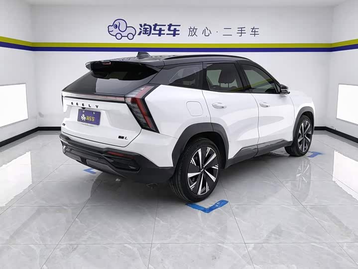 Geely Atlas L, 2023 — фото 3 из 9