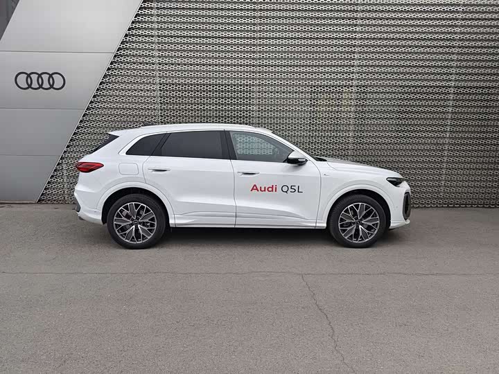Audi Q5L, 2025 — фото 3 из 9